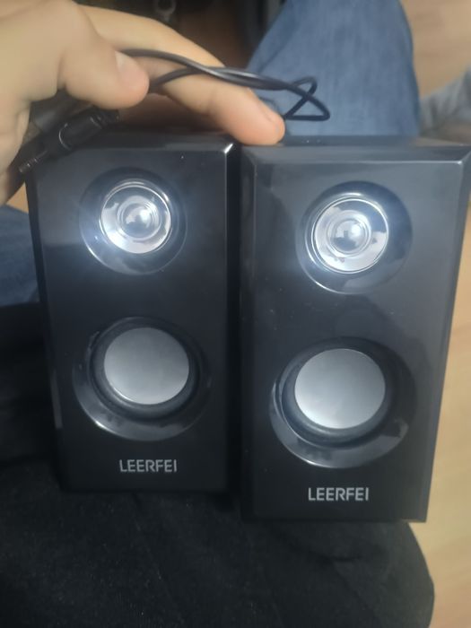 Vând boxe de birou cu alimentare USB