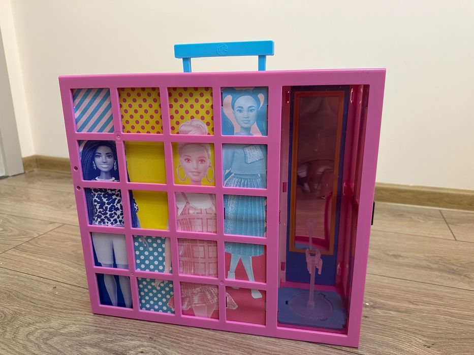 Гардероб - магазин на Барби
