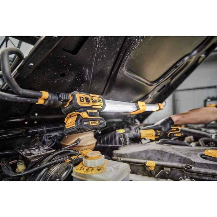 Акумулаторна LED лампа линейна DeWALT DCL045, 18V