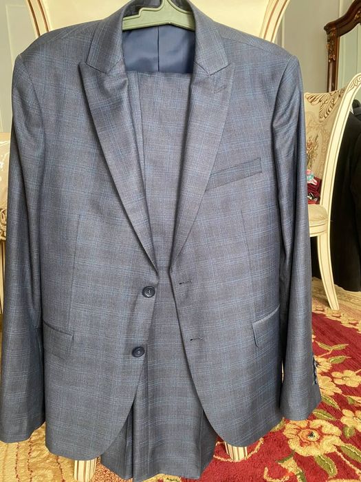 Костюм Kostiyum yaxshi xolatda