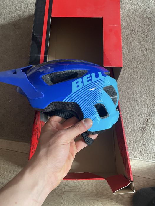 casca BELL nomad jr noua cu eticheta