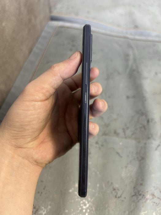 Телефон vivo v21