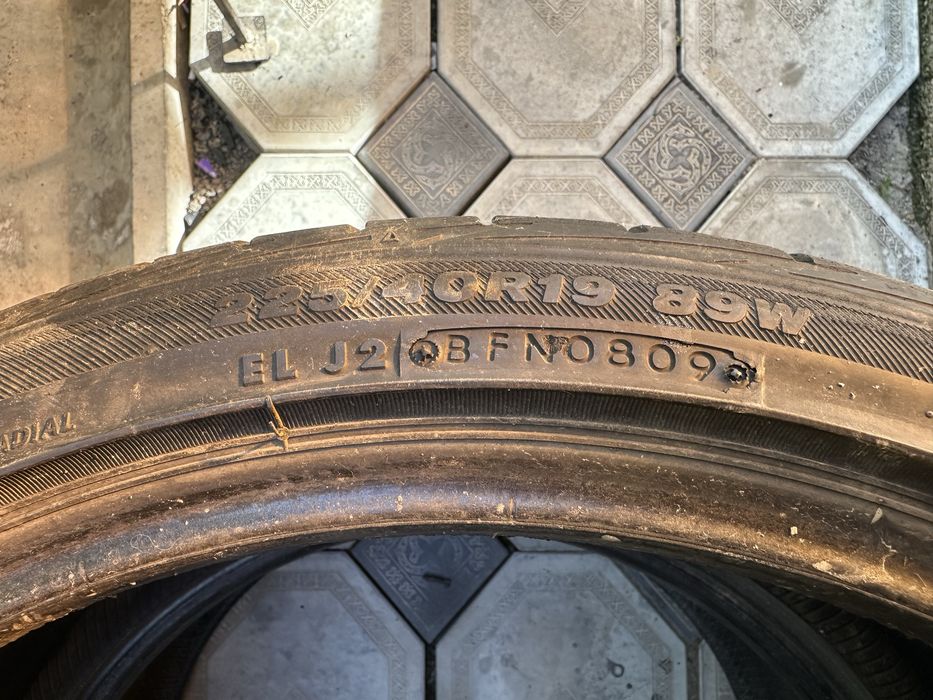 Dunlop 225/40/19  и  bridgestone 225/40/19