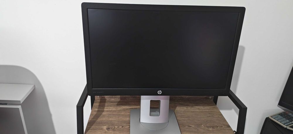 Desktop + monitor + tastatura HP Prodesk 400 G6 SFF  850 RON