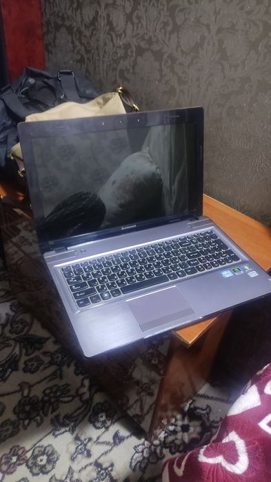 ноутбук lenova y570