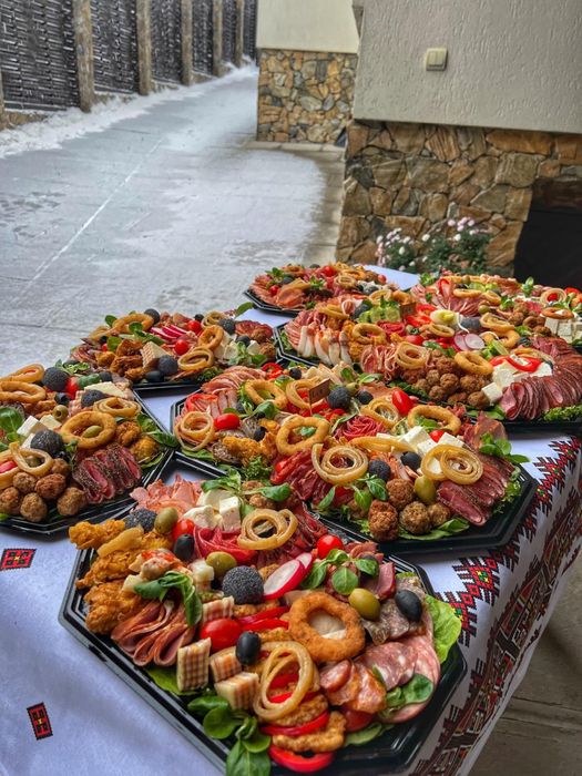 Platouri aperitive traditionale pentru sărbatori!