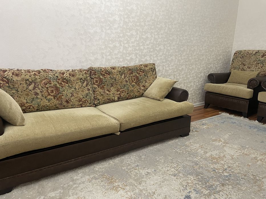 Мягкий уголок:диван и два кресла