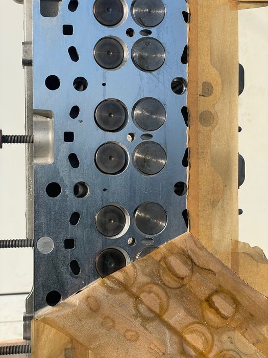 Ревизирана глава! BMW M57 286 – нови водачи,гумички,шлайф нап. клапани