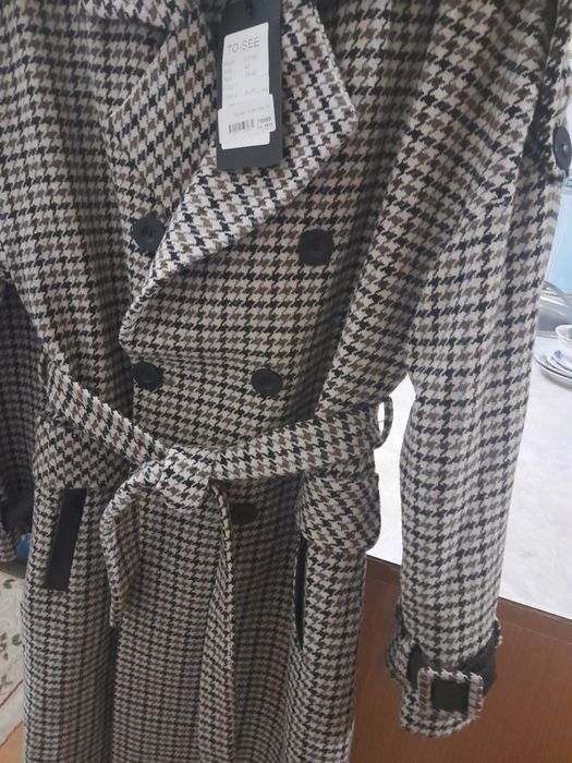 Продам пальто демисезонная.