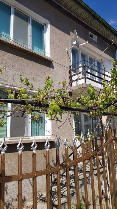 Дава се под наем Къща в с. Нови хан, Област София-област - 80 кв.м за 765 € - Снимка #1