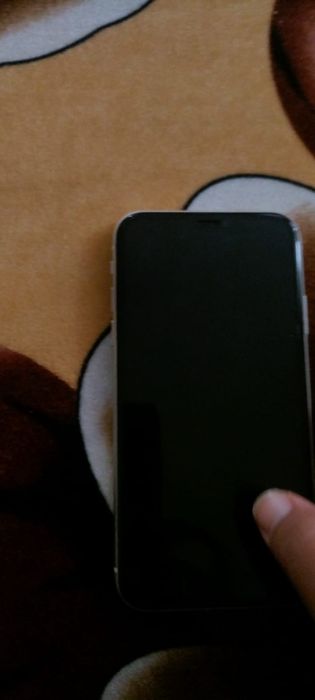Vând iphone 11
