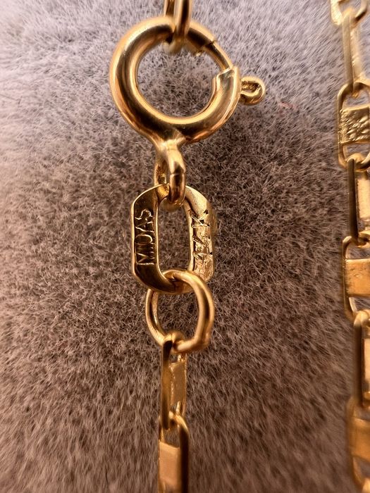 Продам золотую цепочку.