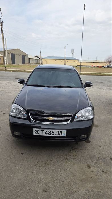 Avtomobil moshina Lasetti