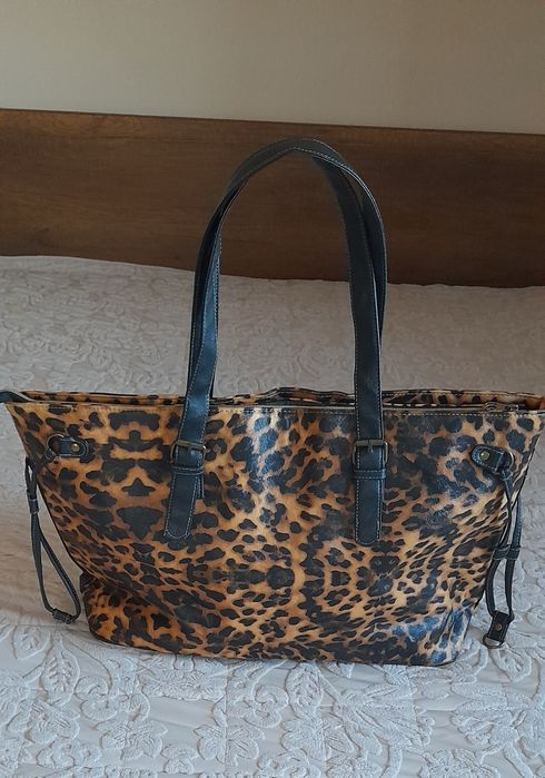 Оригинална дамска чанта Betty Boop-като нова,леопрадов принт