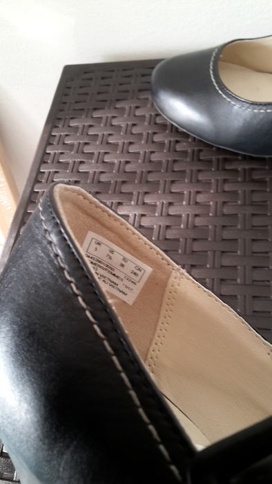 Clarks. Дамски обувки от естествена кожа.