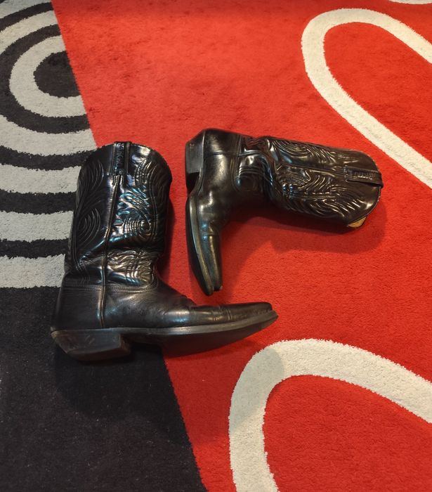 Black boots, 42.