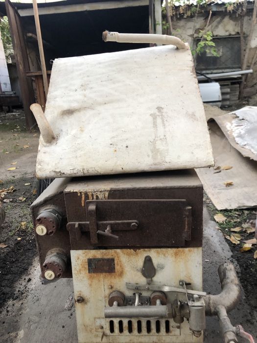 Продам напольную газовую печь.