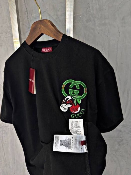 Tricouri dama si barbati