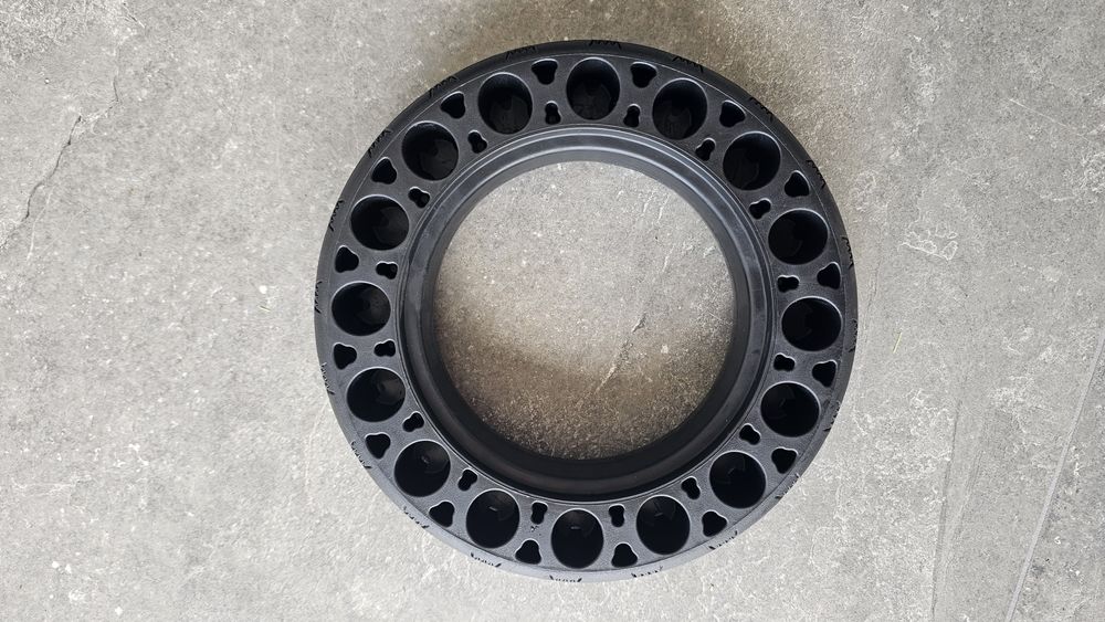 Anvelopă plină trotinetă electrică