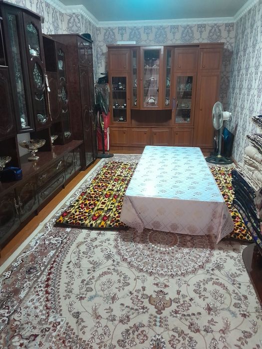 Hovli sotiladi narxi kelishiladi