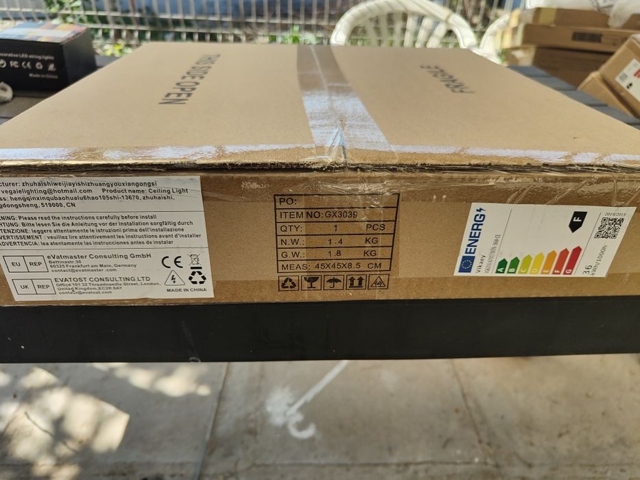 Plafonieră LED modernă 36W, 40 cm,4000K rotundă cu finisaj din lemn – Nouă, în cutie