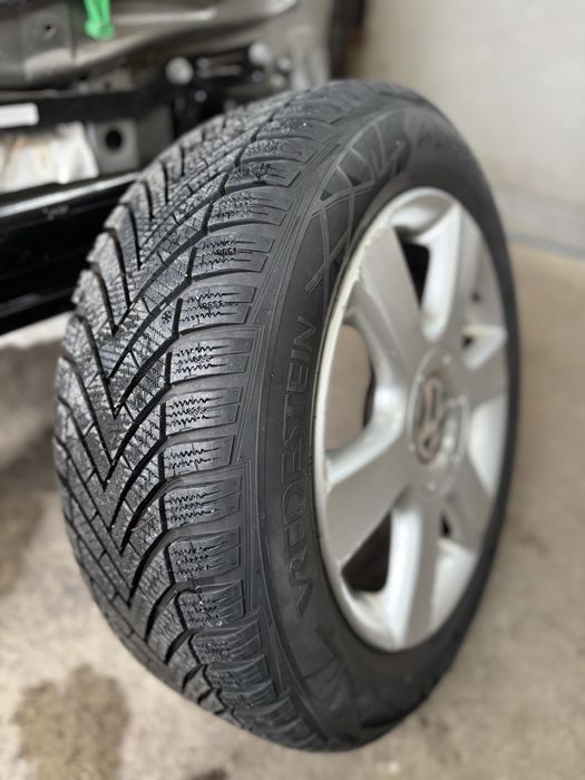 205/55/16 зимни гуми Vredestain