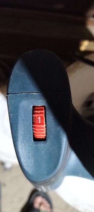 Продам Фрезер по дереву Bosch