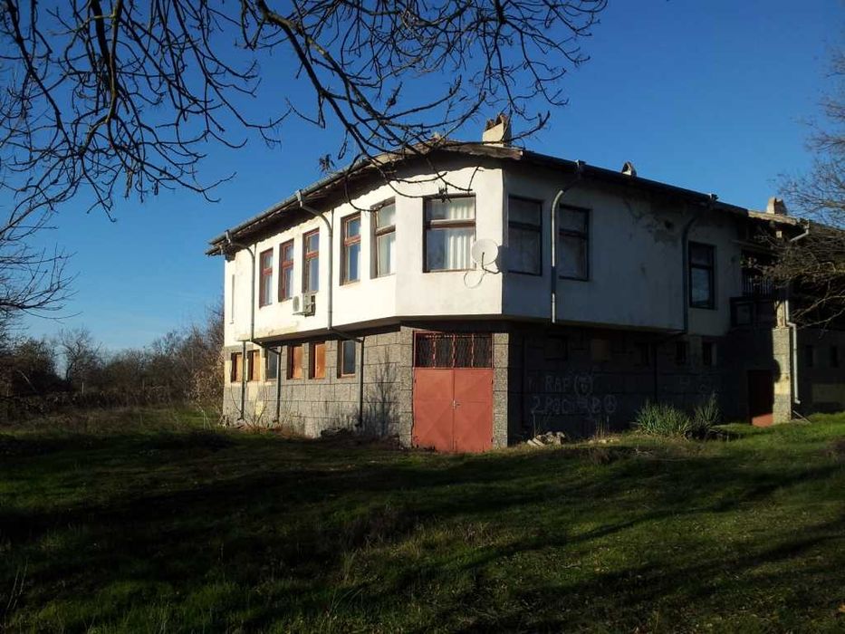 V&V property Ви предлага, къща на главен път.