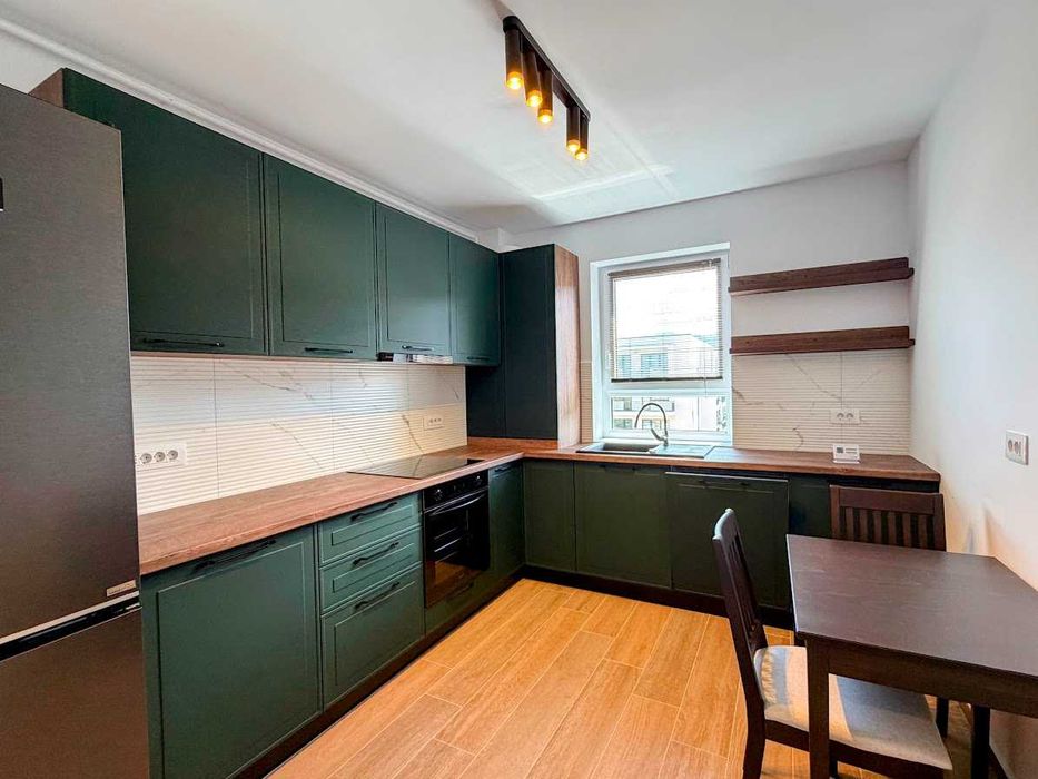 Apartament 3 camere cu loc de parcare subteran, de inchiriat