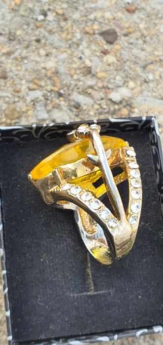 Бижута  с камъни