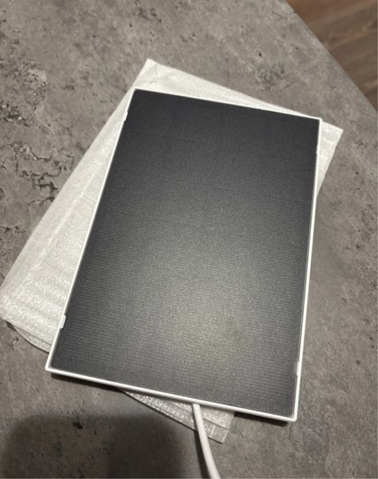 Camera de supraveghere cu panou solar