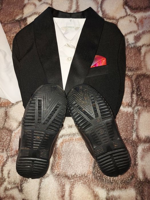 Ново!! Комплект. Официален костюм Maniac р-р 122