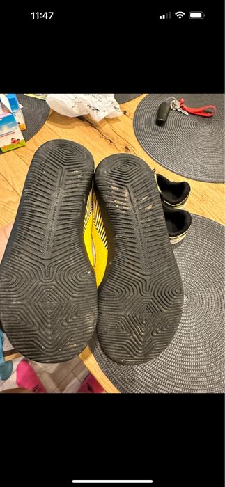 Nike mar 27 cu 2 defecte