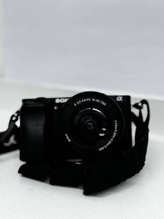 Sony A6000 Объектив: E 3.5–5.6 / PZ 16–50 OSS