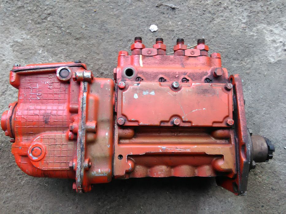 Горивно-нагнетателна помпа за ДТ-54 и комбайн СК-4