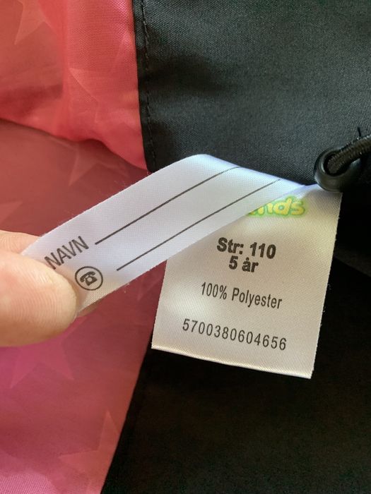 Vând Geaca impermeabilă superba