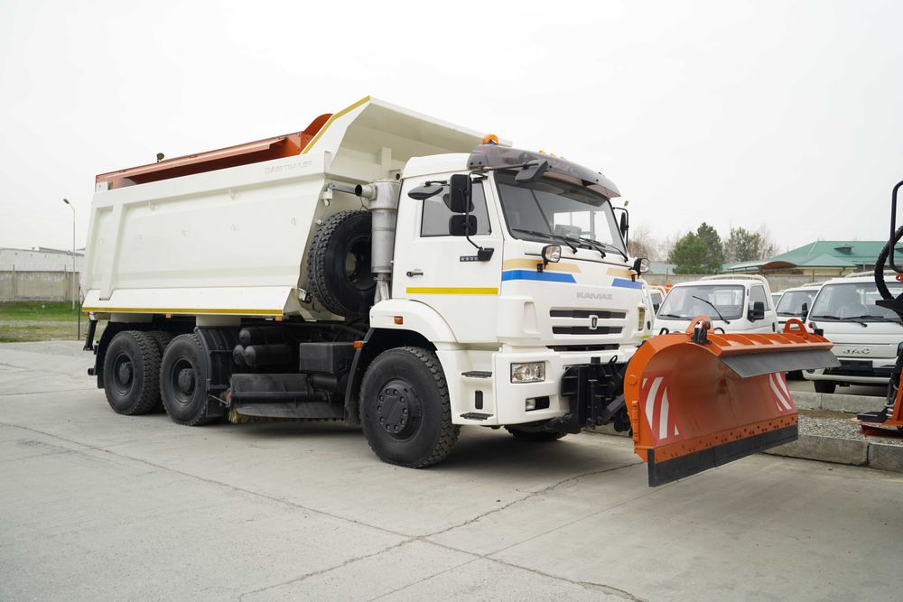 Комбинированная дорожная машина 10 куб.м. КАМАЗ  4х2