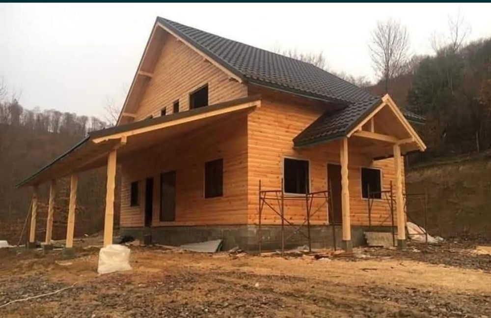 Vând case de locuit