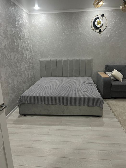 двуспальная кровать