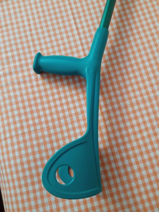 Продам костыль подлокотный бу