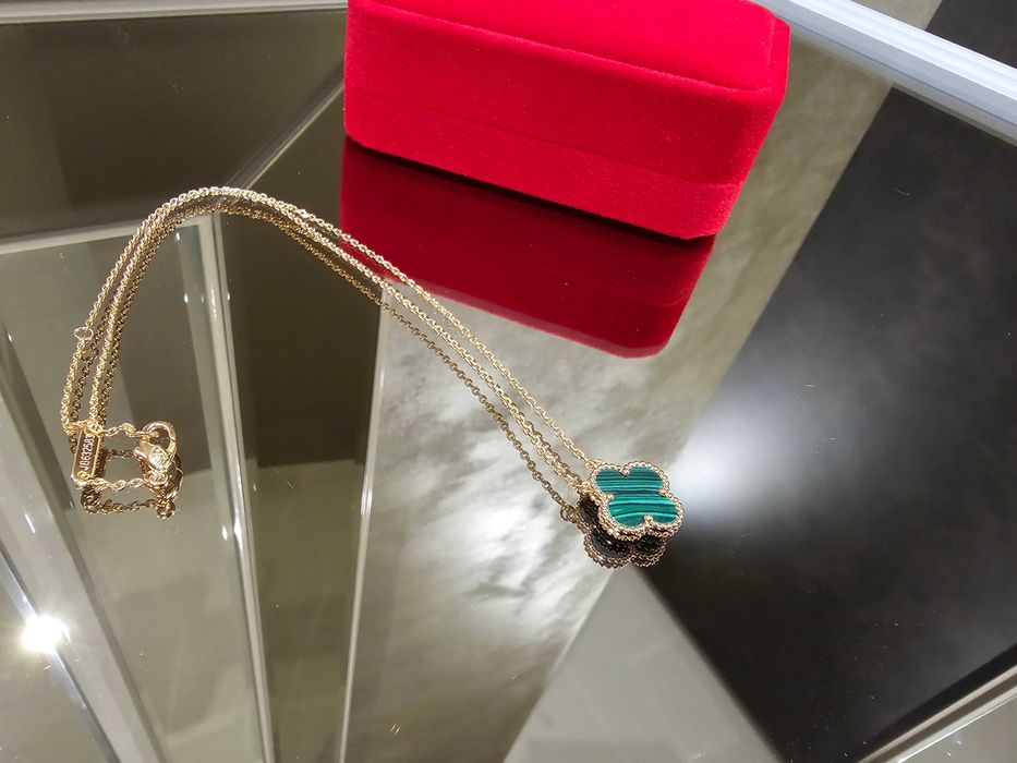 Van Cleef & Arpels VCA Rose Gold Green Malachite Alhambra Дамско Колие