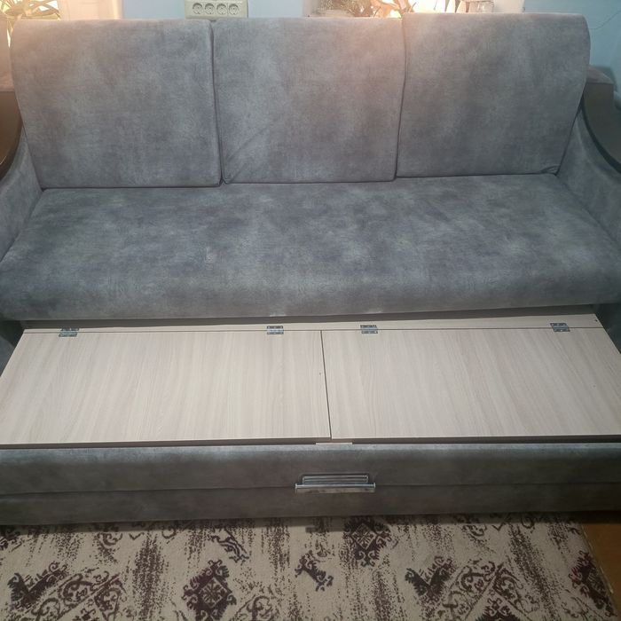 Диван купили в прошлом году