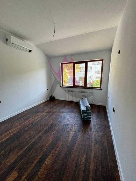 Продава се Къща в Варна, Левски - 300 кв.м за 1250 €/кв.м - Снимка #16