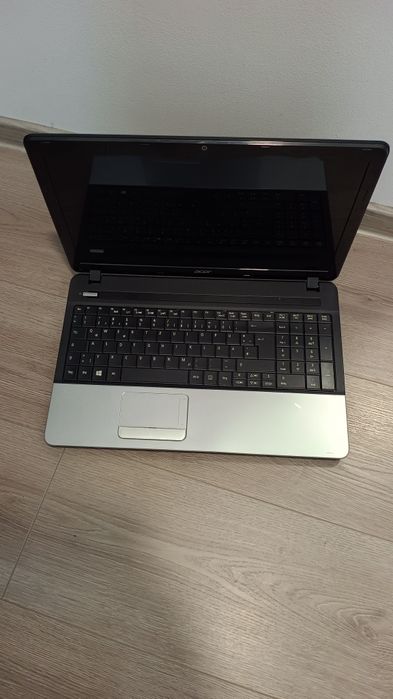 Lot 4 laptopuri funcționale dar incomplete