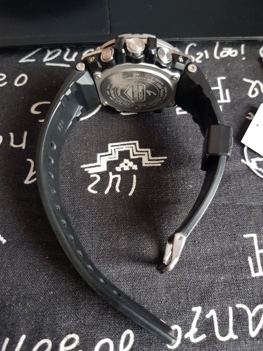 Casio g-shock gst-b100-1a часовник