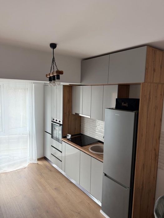 Închiriez garsoniera