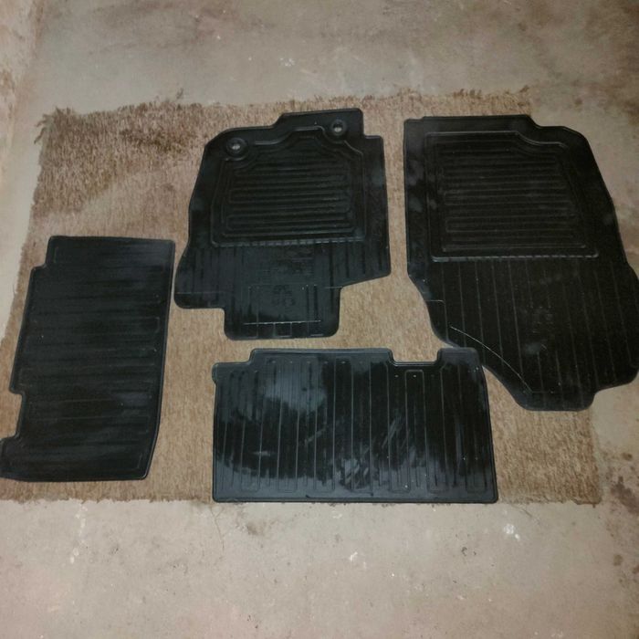 Коврики на  Toyota RAV4