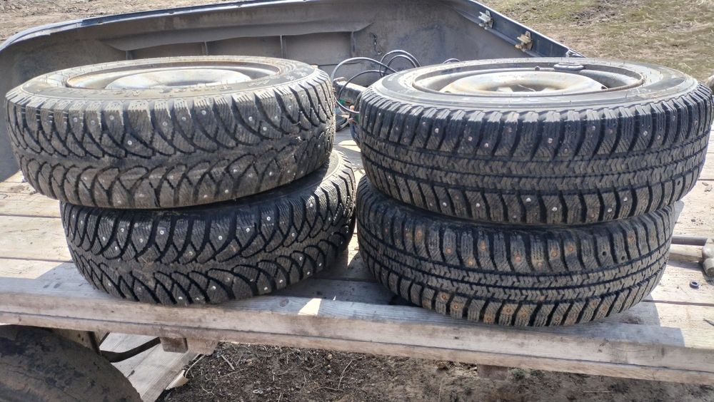 Комплект дисков с шинами