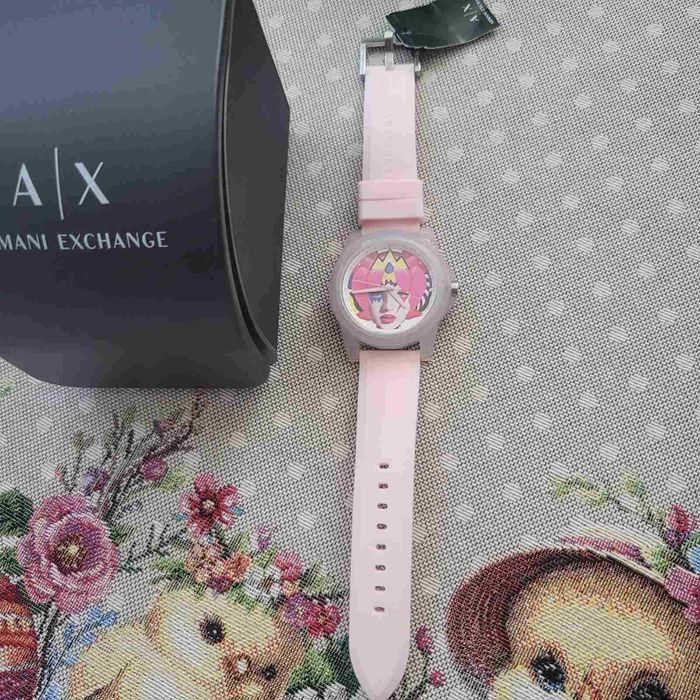 Armani Exchange 100% оригинален НОВ дамски часовник,лимитирана серия:)