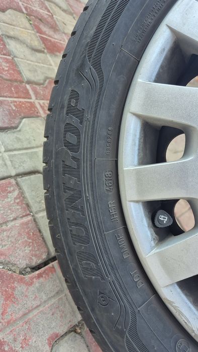 Vand 4 anvelope 205/55 r15 Dunlop vara